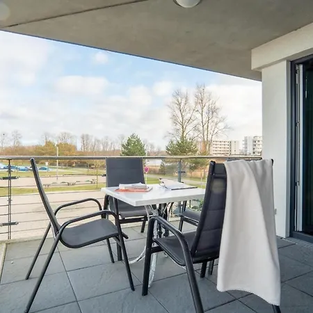 „backboard“ Mit Meerblick & Balkon